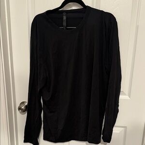 lululemon athletica Men's Midnight Black Long Sleeve Tee